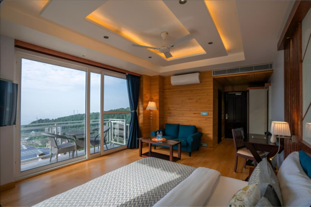 King Room with Balcony and Jacuzzi