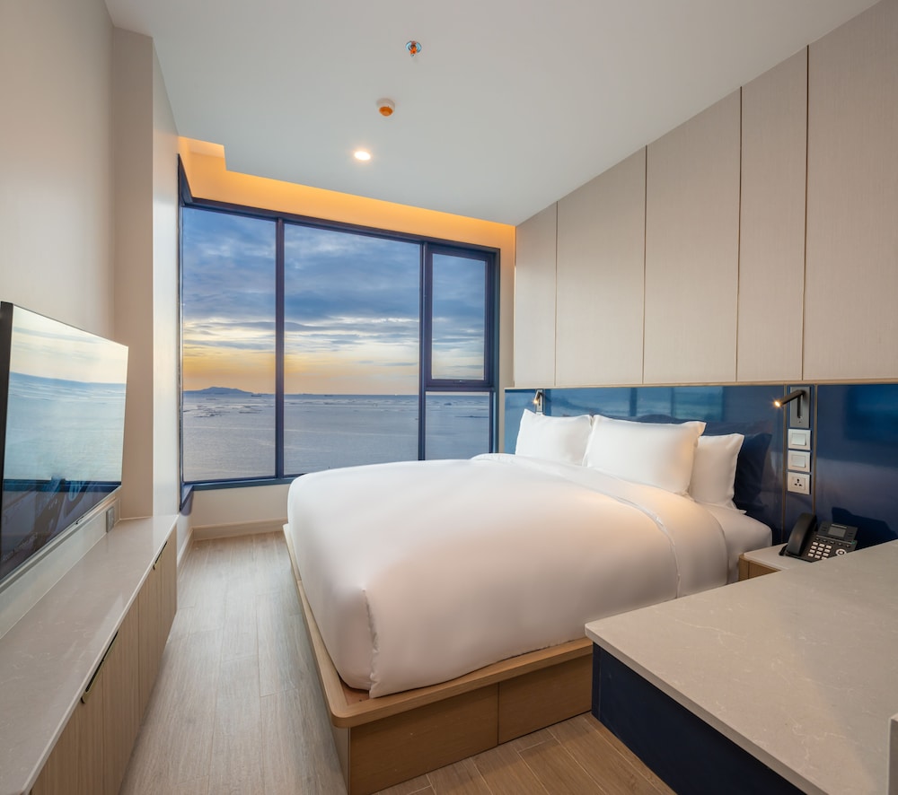 One Bedroom Suite - Photo 5