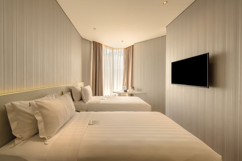 Deluxe Twin Room (Free Self Service Laundry) photo 1