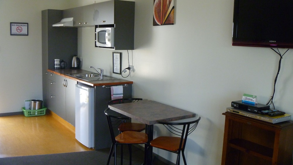 Standard Studio, Non Smoking, Kitchenette (Studio Motels) photo 3