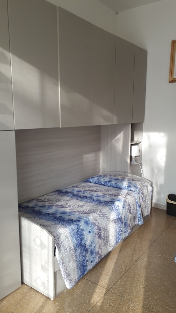 Double Or Twin Room, Shared Bathroom