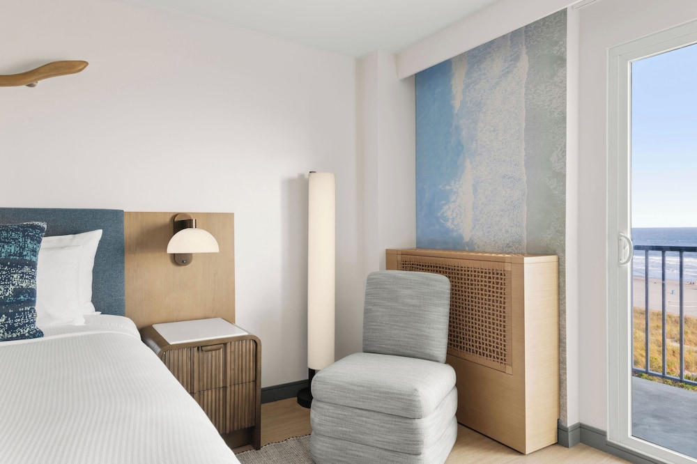 Room, 1 King Bed with Sofa bed, Oceanfront photo 3