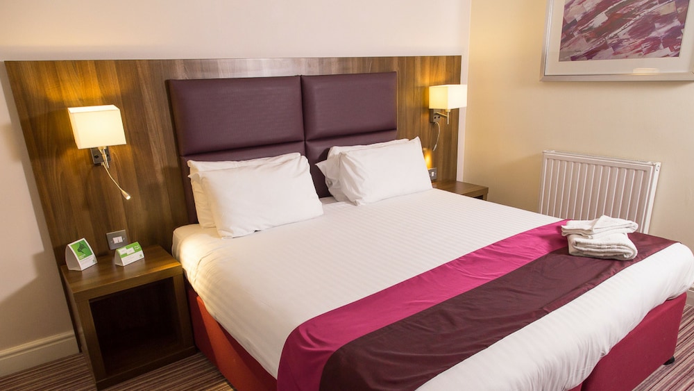 Standard Room, 1 Double Bed, Accessible - Photo 3