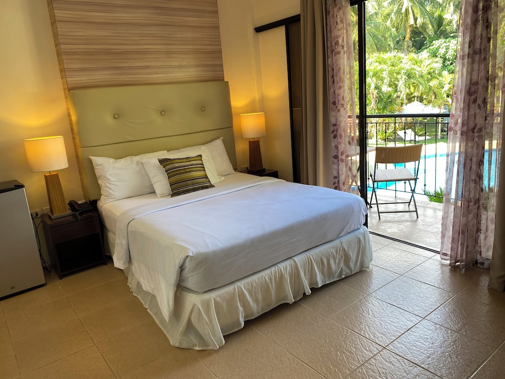 Superior Room, Pool View photo 3