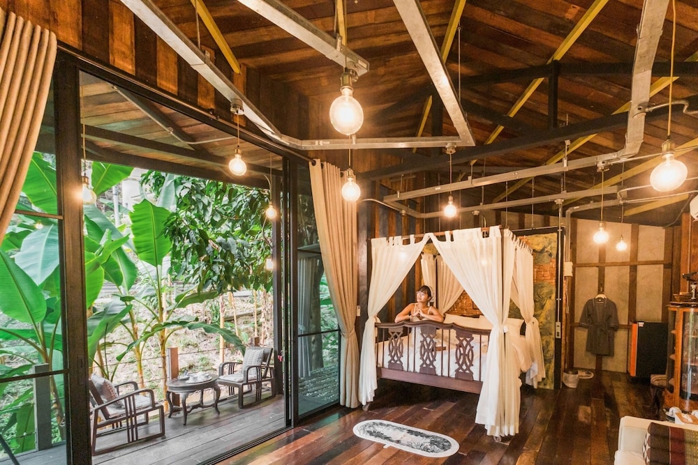 Basic Villa photo 1