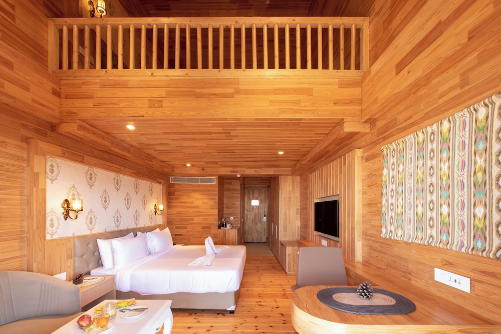 Family Duplex, Hill View