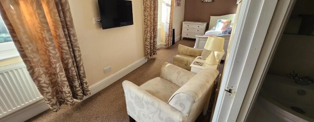 Deluxe Double Room, 1 King Bed, Mountain View photo 2