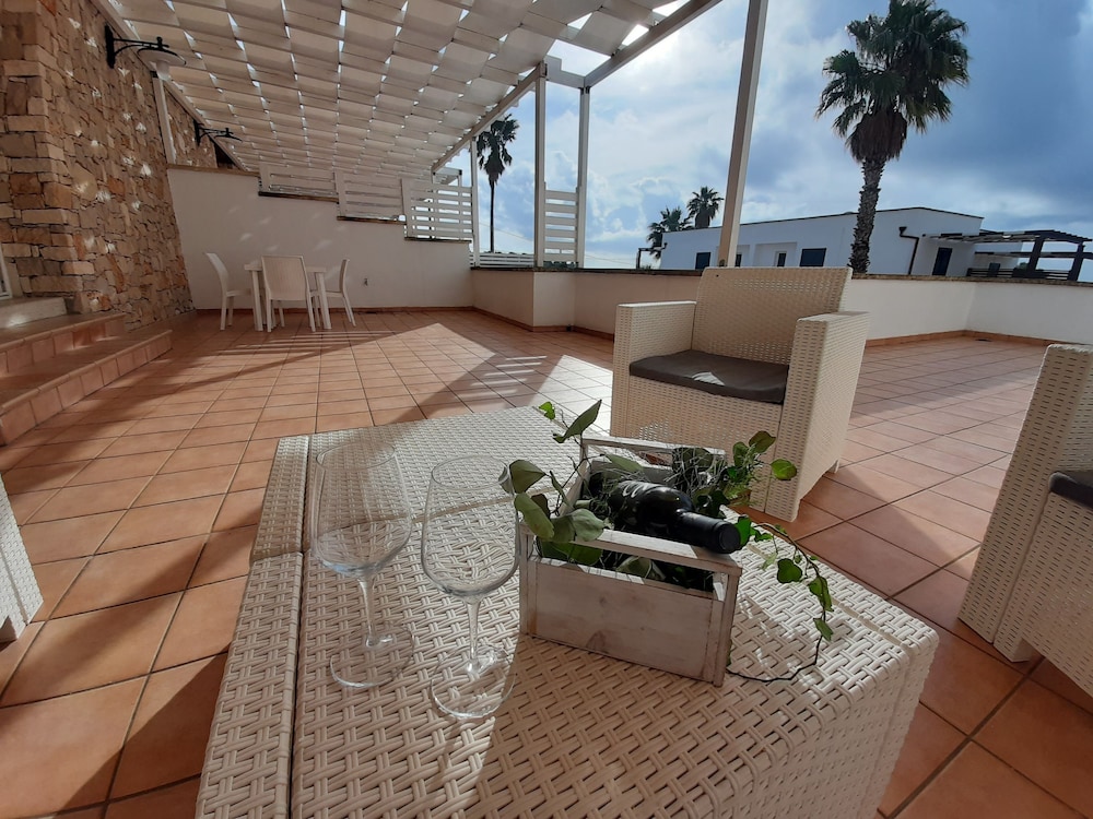 Condo, 2 Bedrooms, Balcony