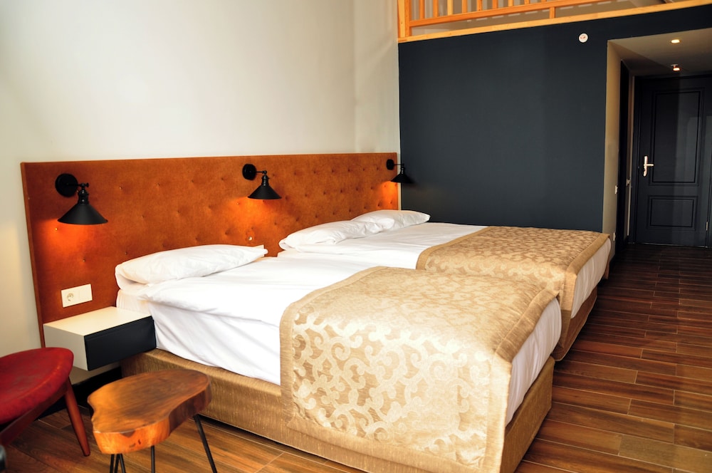 Available room