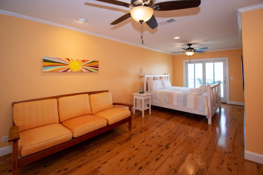 House, Multiple Beds, Fireplace, Ocean View photo 3