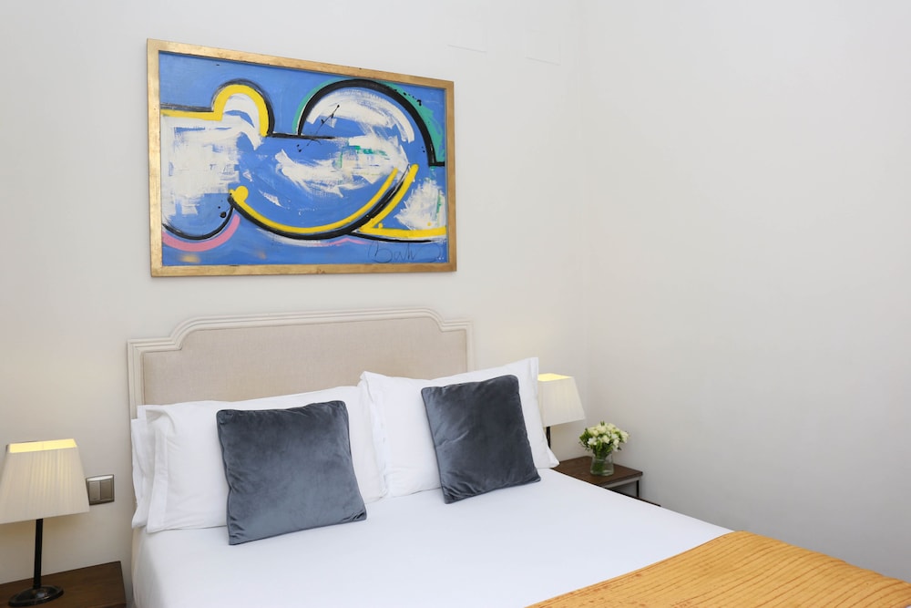 Executive Room - Photo 5