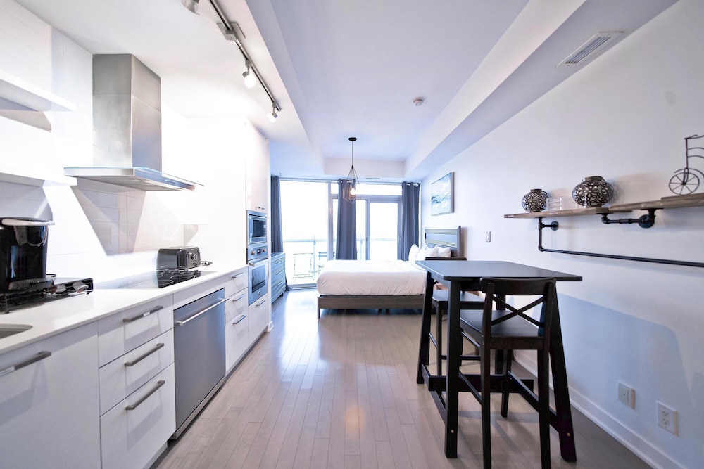 Basic Studio Suite, 1 Queen Bed