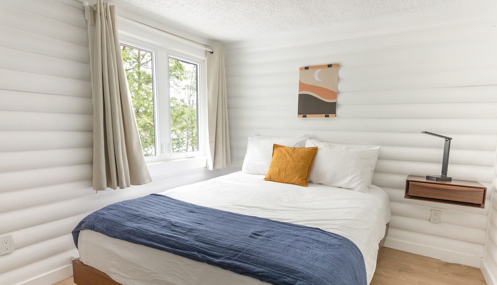 Cabin, 2 Bedrooms, Fireplace, Beach View photo 2