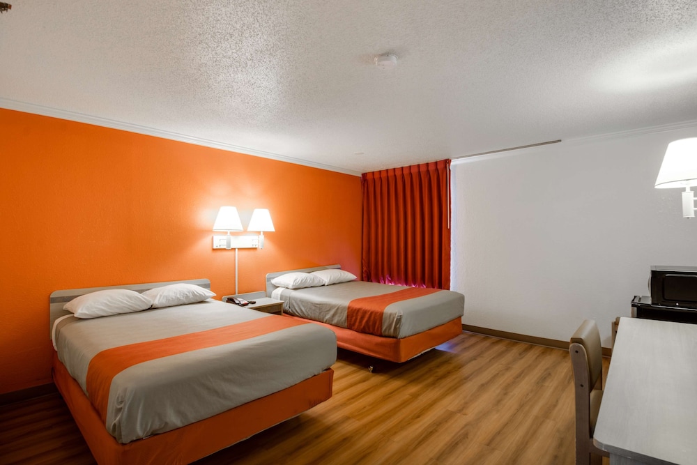 Standard Room, 2 Double Beds, Non Smoking - Photo 1