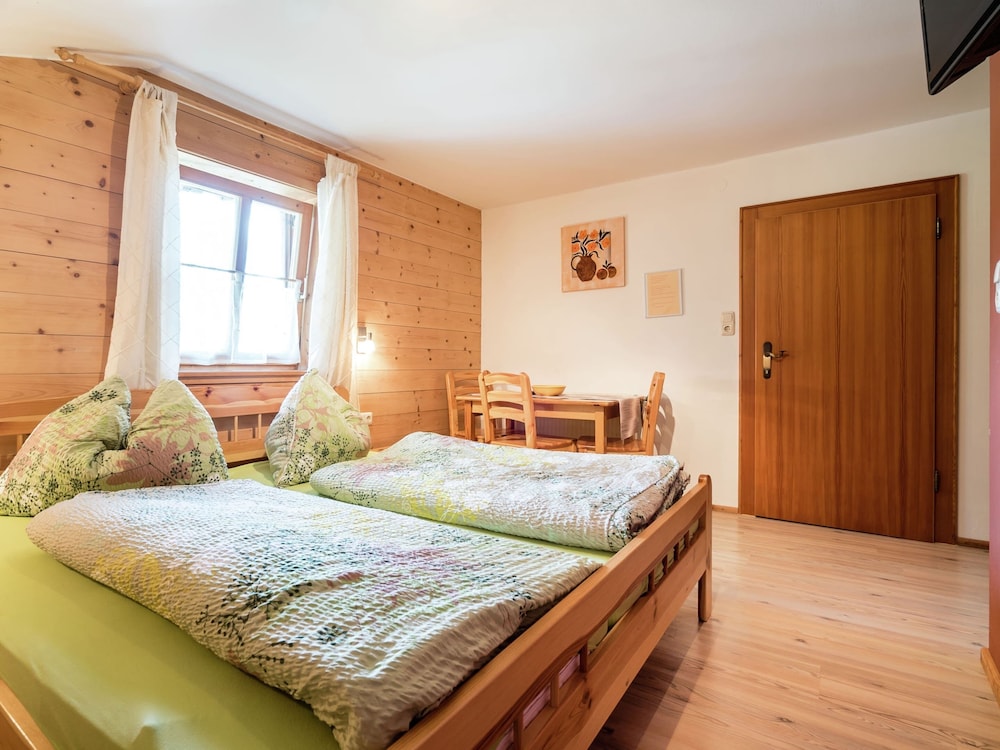 Classic Apartment, 2 Bedrooms photo 3