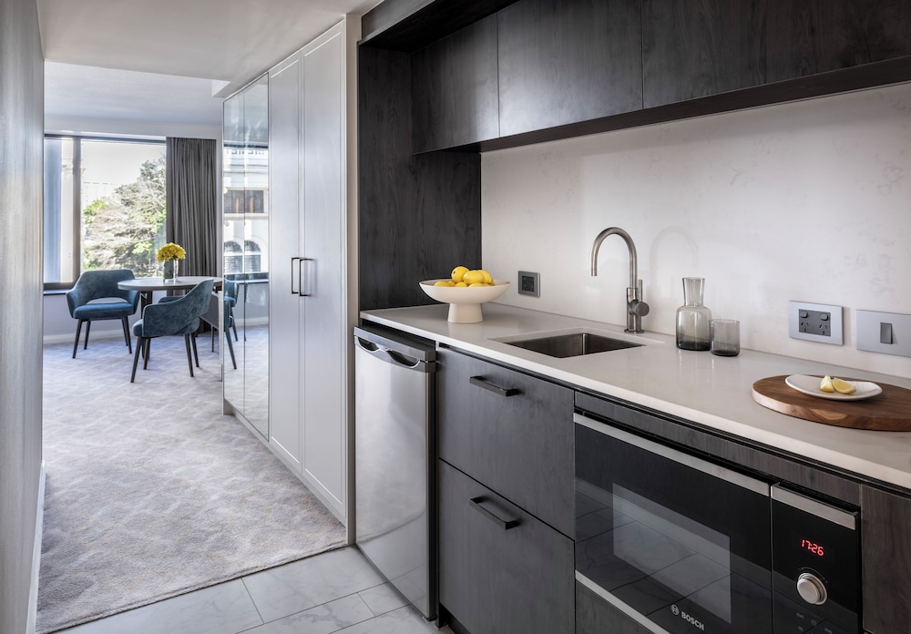 Club Executive King Kitchenette - Pinnacle Tower