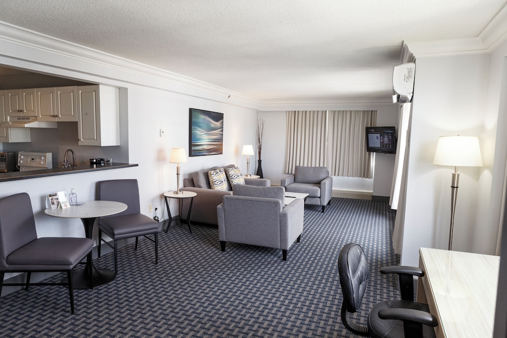 Premium Suite - Photo 17