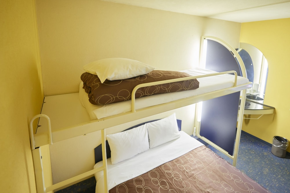 Bunk Bed Room, Smoking photo 3