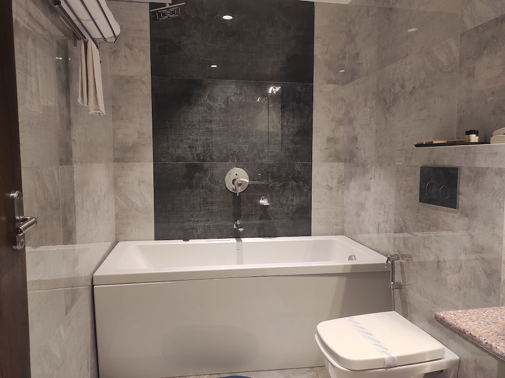 Suite - Photo 6