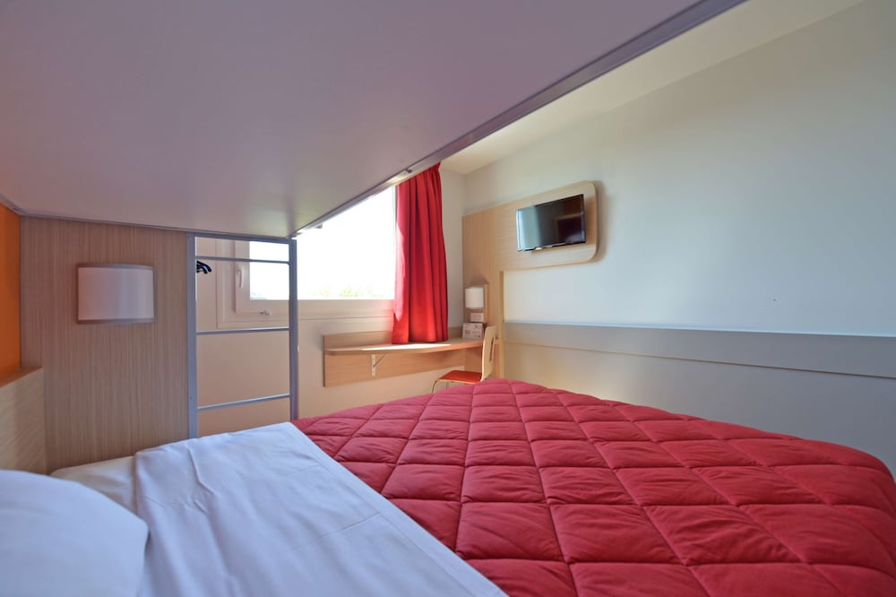 Standard Room, Multiple Beds photo 3