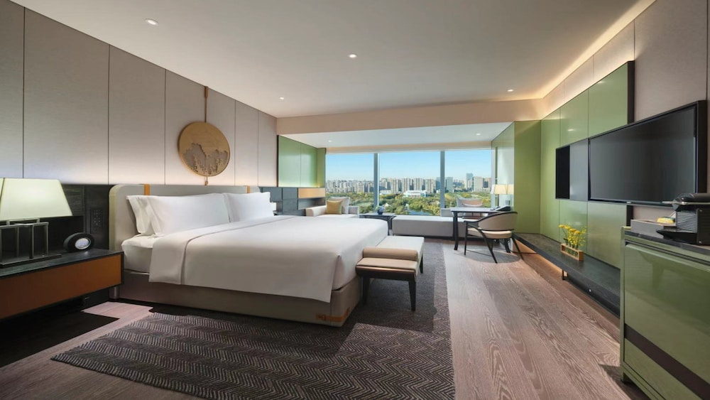 Classic Room, 1 King Bed, Garden View