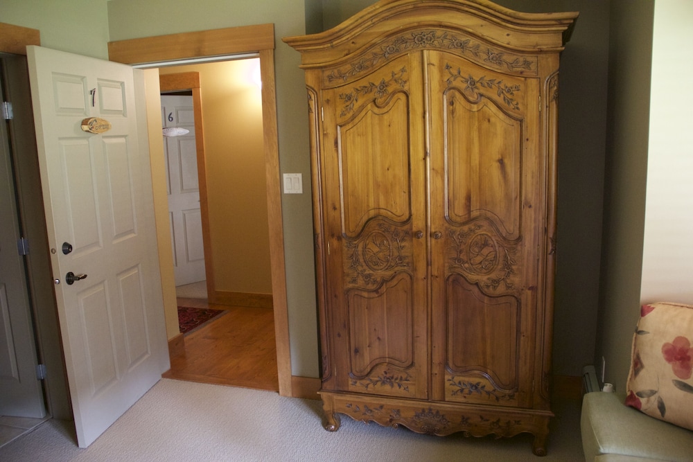 Premier Room, 1 Queen Bed, Mountain View photo 3