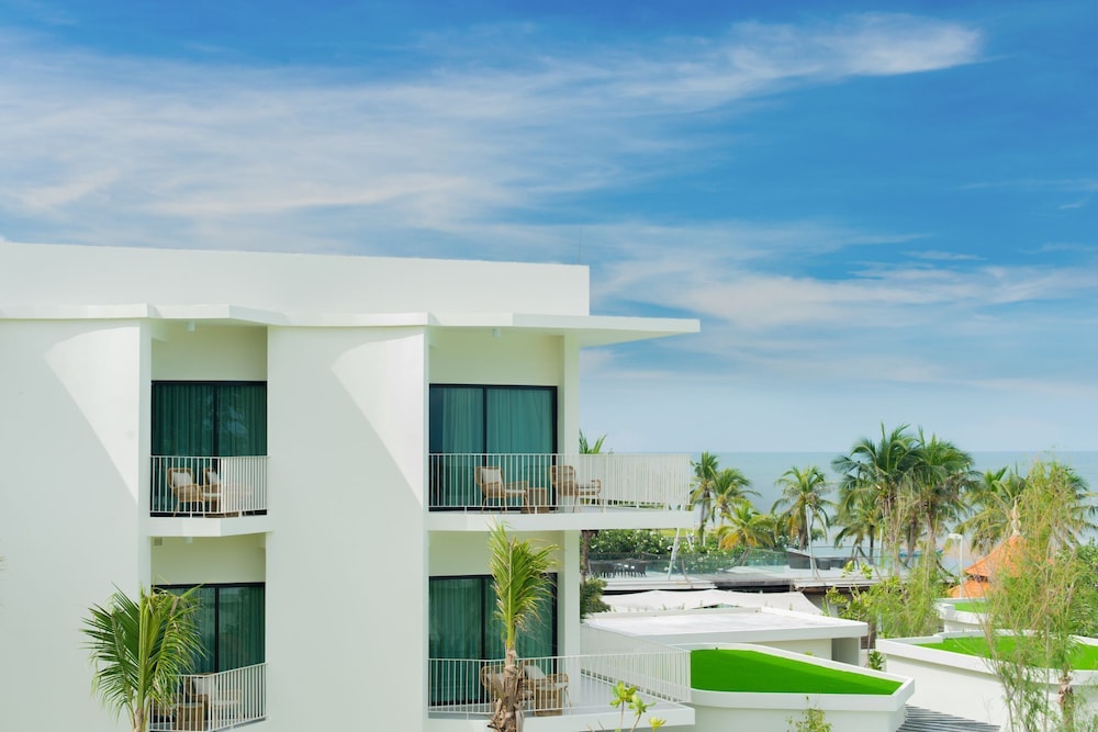 Deluxe Room, Sea View - Photo 5