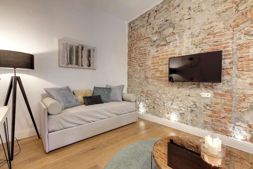 Apartment photo 1