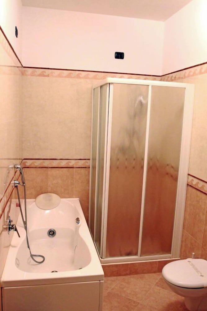 Exclusive Condo, 3 Bedrooms - Photo 10