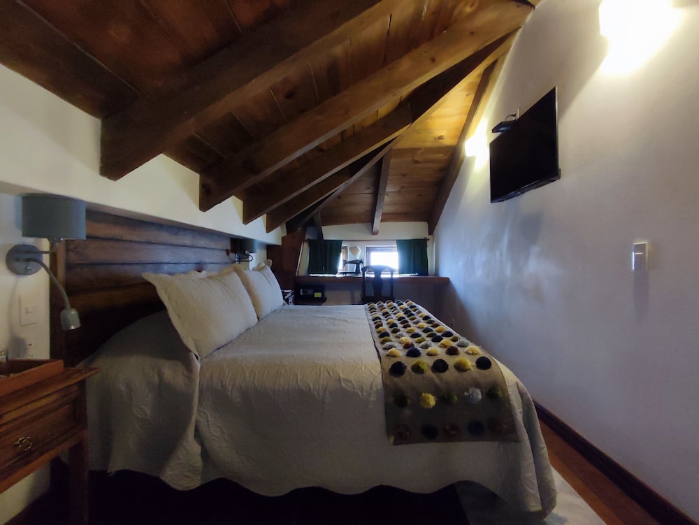 Deluxe Suite, 1 King Bed photo 2