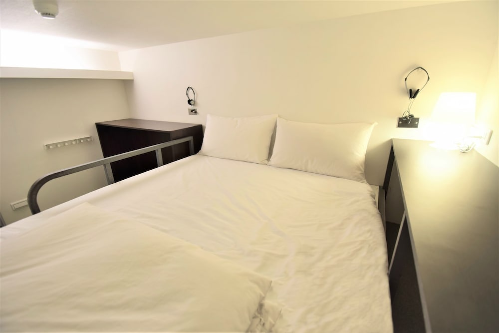 Triple Room, Shared Bathroom