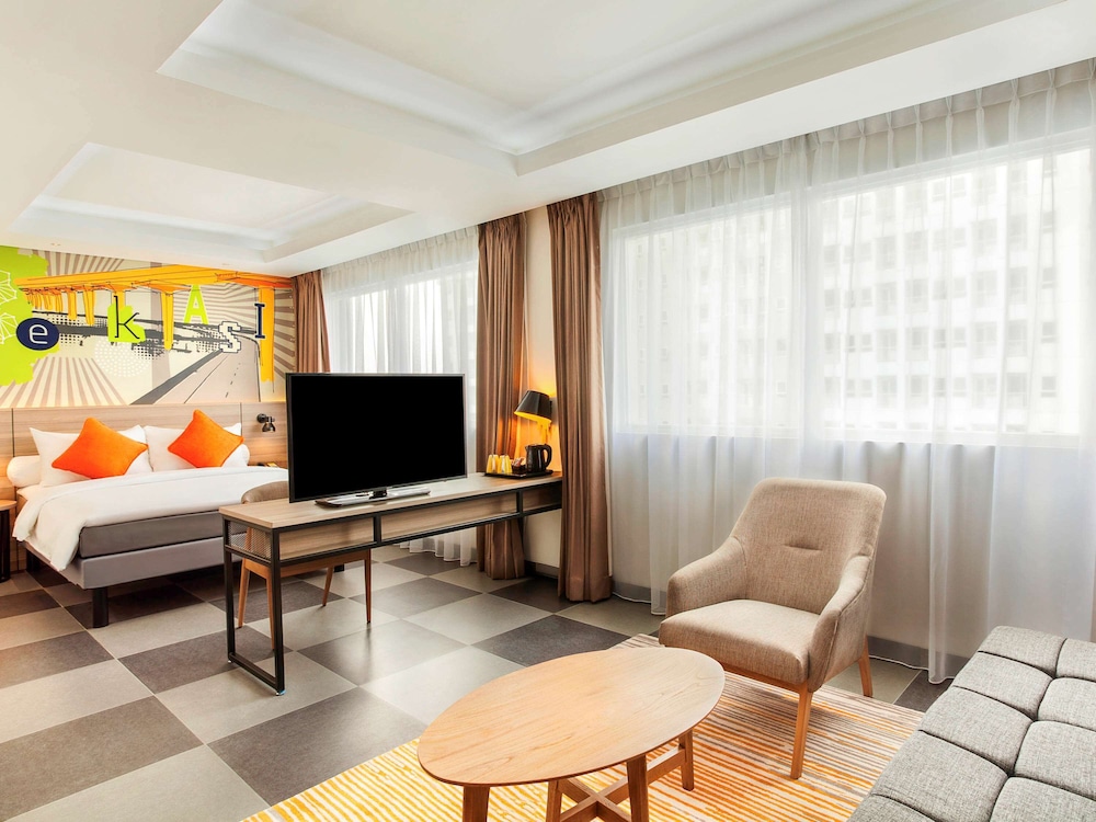 Deluxe Room, 1 Queen Bed - Photo 1