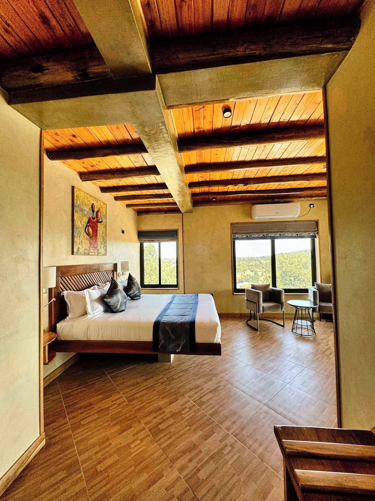 Comfort Double Room, 1 King Bed, Non Smoking, Pool View
