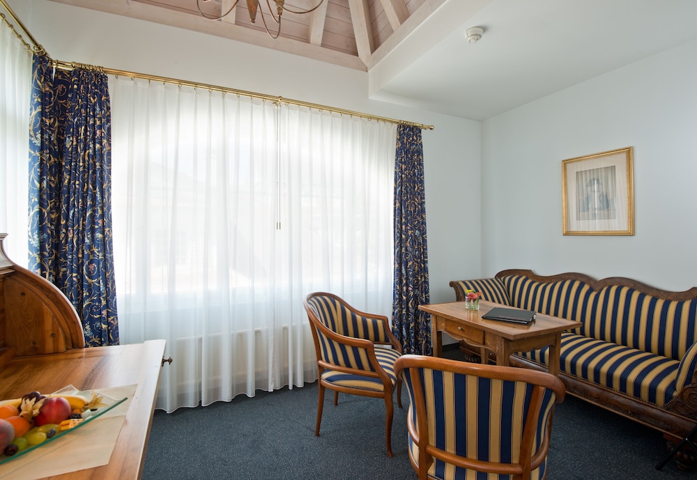 Deluxe Double or Twin Room - Photo 12