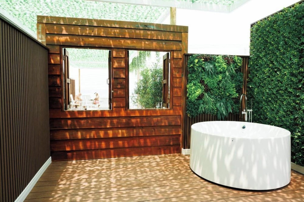 Royal Suite With Sea View - Photo 9