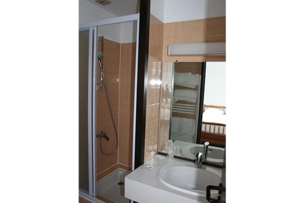 Standard Twin Room photo 2