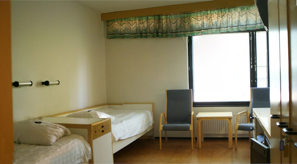 Economy Twin Room photo 1