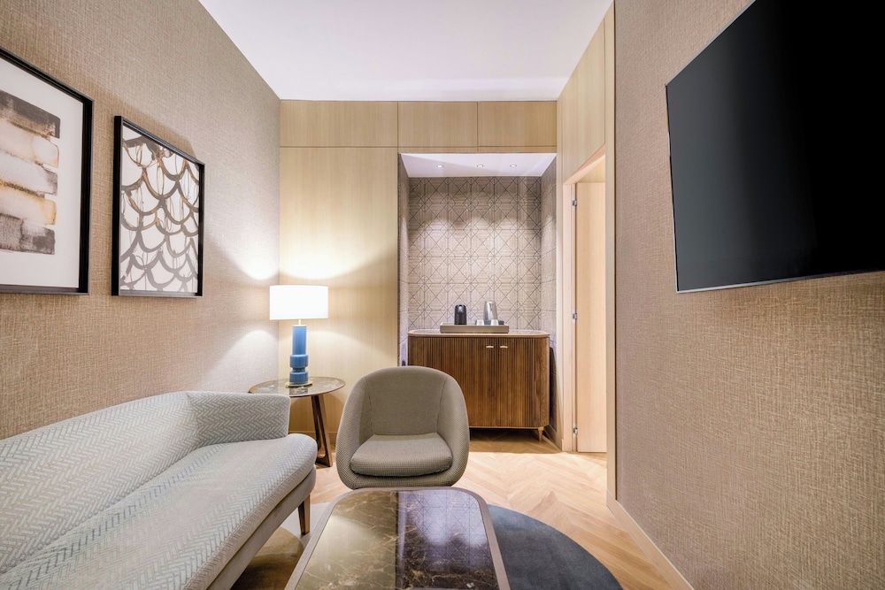 Superior Room, 1 King Bed