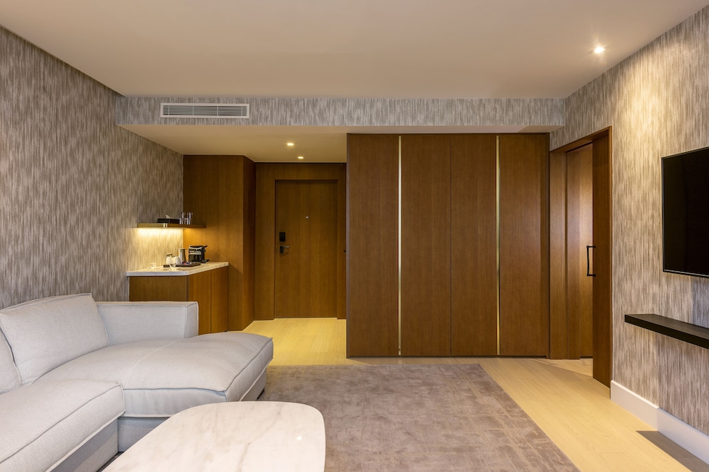 Suite, 1 Bedroom - Photo 5