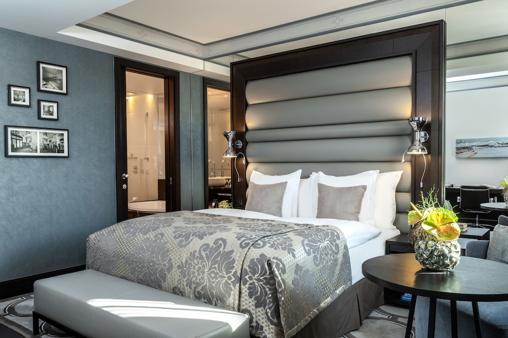 Executive Room (Savoy)