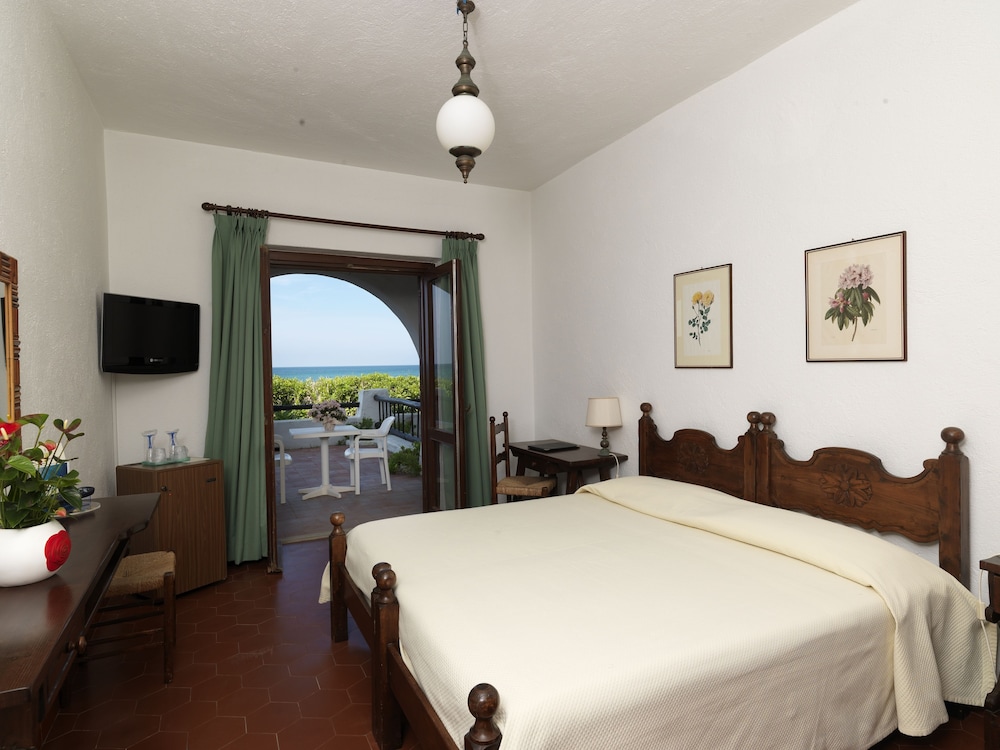 Standard Double or Twin Room, Sea View - Photo 4
