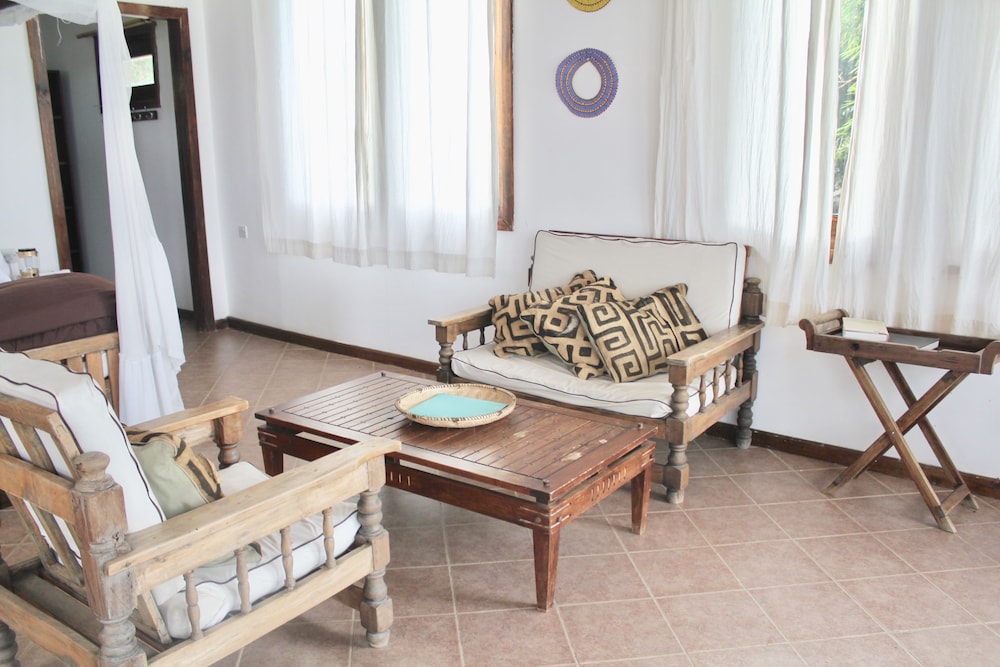 Luxury Bungalow photo 2