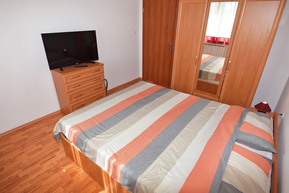 Basic Condo, 2 Bedrooms, Garden View