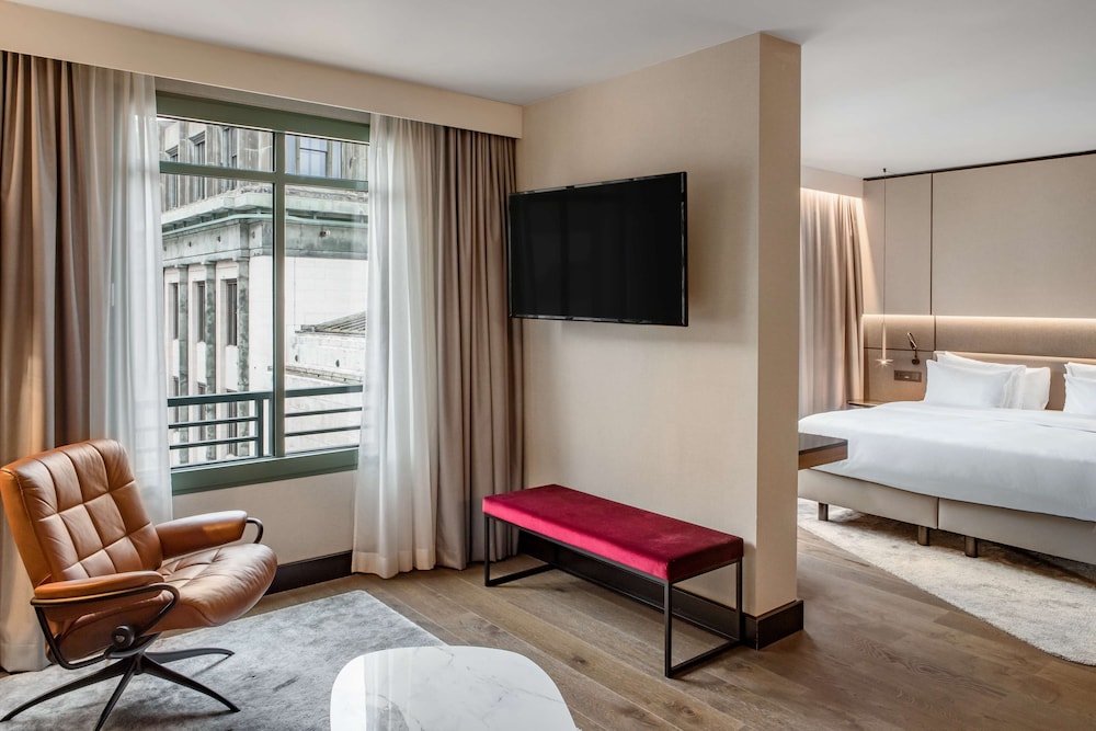 Suite (Apartment)