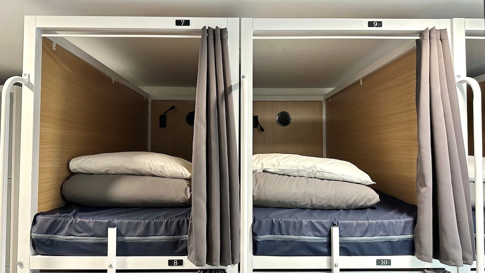 1 Bed in a 12 Bed Mixed Dorm with Private Shower photo 1