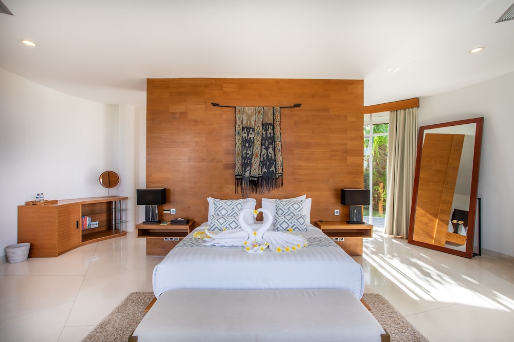 Luxury Villa, 3 Bedrooms, Private Pool, Garden View