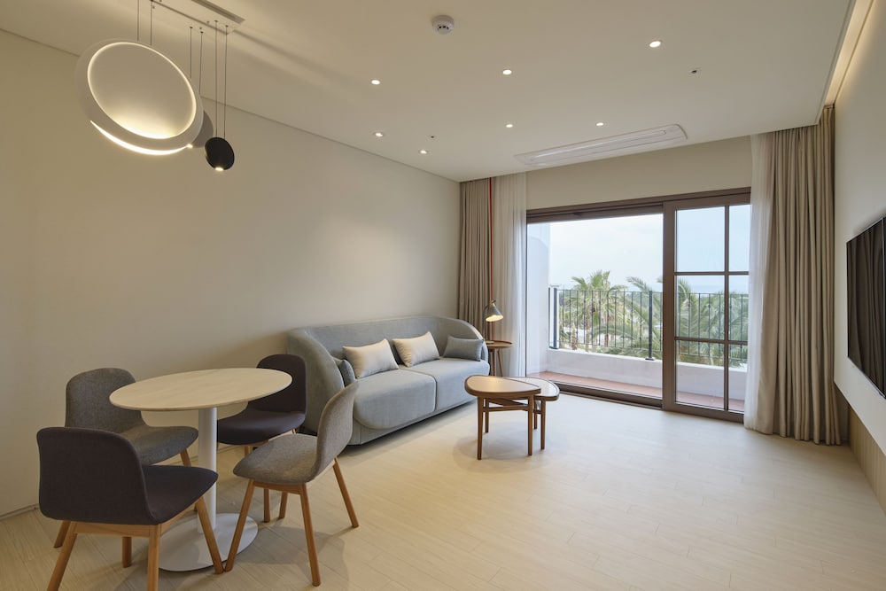 [Breakfast PKG] Ocean Suite B type + Breakfast for 2 + 2 Park Ticket (During One Stay) - Photo 3