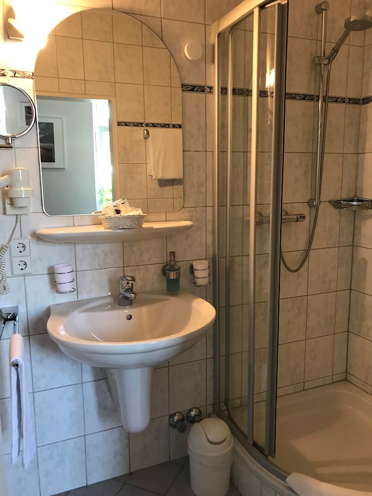 Classic Double Room - Photo 7