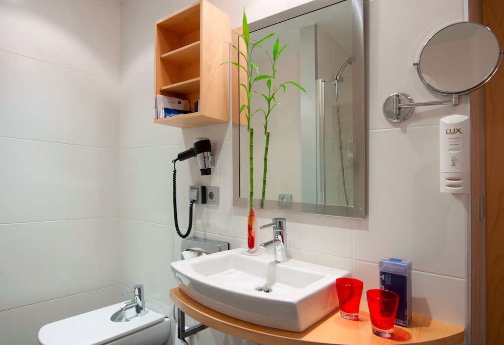 Standard Double Room - Photo 5
