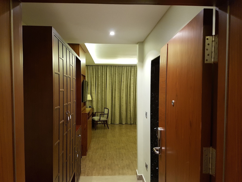 Executive Room, Pool View photo 3